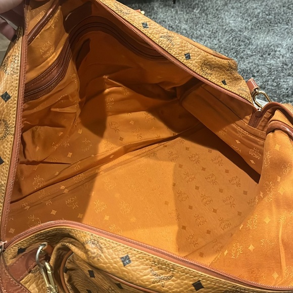 MCM large leather duffle travel bag - Picture 15 of 17